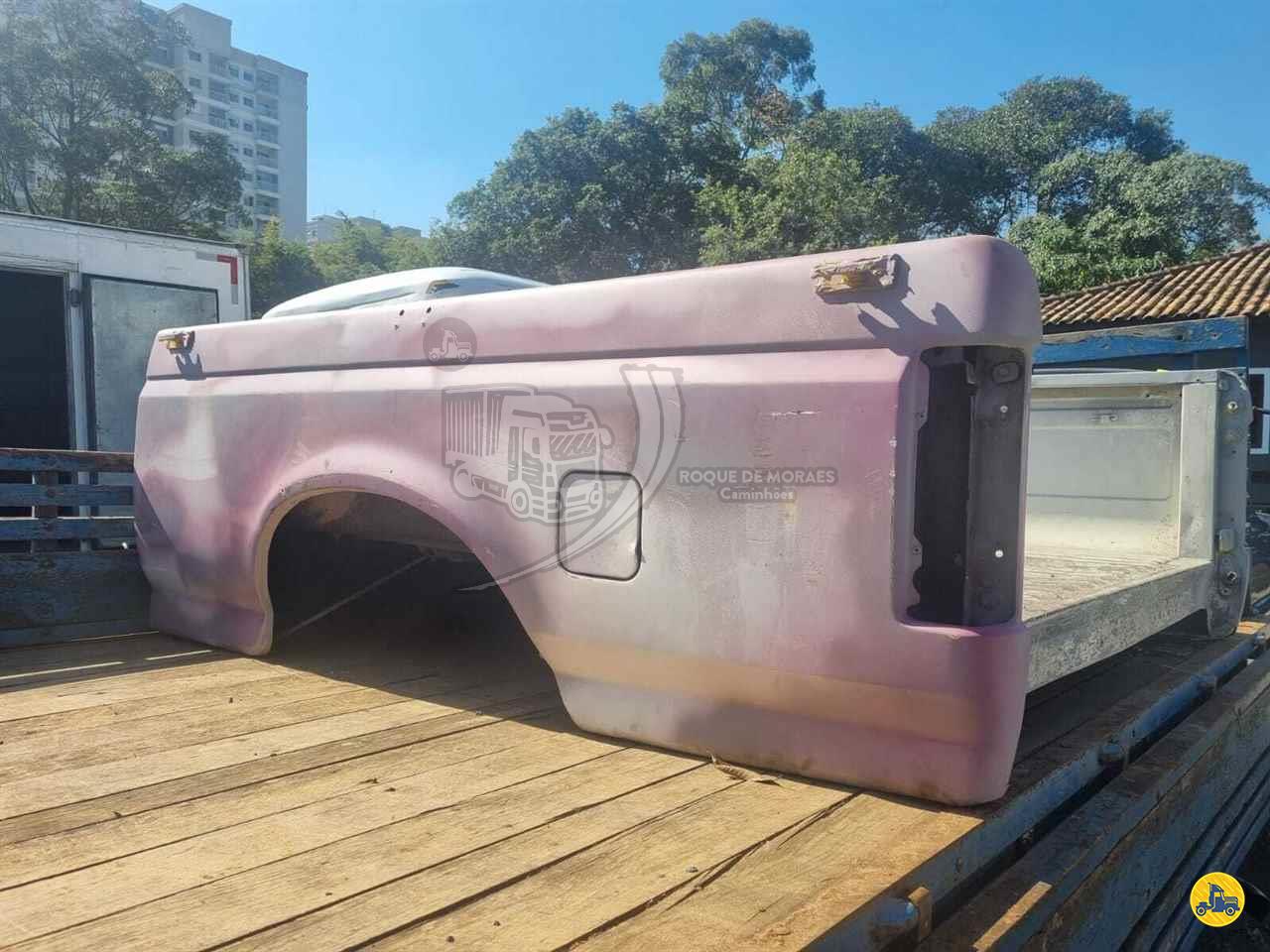 CARROCERIA SOBRE CHASSI  UTILITARIOS CARGA SECA Roque de Moraes Caminhões VARGEM GRANDE PAULISTA SÃO PAULO SP